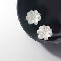 wholesale S925 Sterling Silver Earrings Women Simple and Fresh Pure White Cream Flower Forest Style Retro Ear Jewelry G3169-S925 silver pair 925 silver