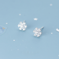 wholesale S925 Sterling Silver Fresh and Artistic Christmas-style Diamond-inlaid Snowflake Stud Earrings, Delicate and Elegant for Students G5821-0-0