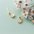 wholesale S925 Silver Korean Version Sweet and Small Daisy Earrings for Women, Small Fresh White Flower Ear Accessories G6787-0-1