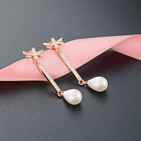 wholesale 925 Sterling Silver Teardrop Pearl Earrings, Light Luxury High-End Elegant Niche Design Long Drop Earring Studs-Long Shell Pearl Earrings with Plastic Earplugs 925 Silver