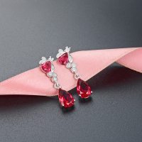 wholesale S925 silver bee earrings inlaid with zirconia, elegant and noble, perfect for banquet occasions, wholesale from the original manufacturer-Earrings - with plastic earplugs>925 silver