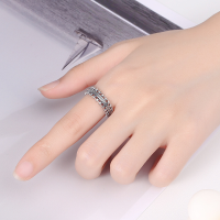 wholesale Gold-plated sterling silver Japanese lightweight luxury vintage round window floral geometric bracelet for women with natural emerald-Emerald>925 Silver