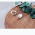 wholesale Metal S925 silver ear clips for women, Korean-style fashion, artistic leaf ear clips, simple and fresh leaf ear accessories for women E7910-0-2