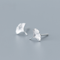 wholesale S925 silver earrings for women, Korean and Japanese style, minimalist ginkgo leaf earrings, artistic leaf, sweet and elegant accessory G5788-S925 silver pair gold model>925 silver