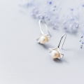 wholesale S925 silver leaf earrings for women, Korean-style small fresh sweet short pearl ginkgo leaf earrings E9556-0-0