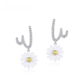 wholesale S925 sterling silver platinum-plated new sweet and unique daisy earrings for women, ins style, dropshipping-0-4