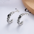 wholesale S925 Sterling Silver Nordic Minimalist Style C-Hoop Feather Texture Inlaid with Black Zircon Ear Studs Fashion Accessories Earrings-0-0