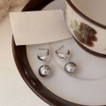 wholesale S925 Sterling Silver with Swarovski Pearls and Gold-Plated Two-Tone Stud Earrings, Korean High-Fashion Spring and Summer New Simple Earrings-0-3