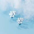 wholesale S925 silver ear clips for women, Korean-style small fresh romantic Christmas snowflake non-pierced flower ear accessories E5902-0-0