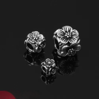 wholesale Sterling silver vintage plum blossom square spacer bead DIY crystal bracelet necklace jewelry accessories-One small one (about 4 mm)