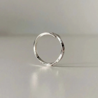 wholesale S925 Sterling Silver Möbius Strip Ring for Women, Versatile and Minimalist Design with an Adjustable Opening for Wholesale-JZ012882-1 Adjustable