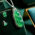 wholesale S925 Sterling Silver Natural Green Chalcedony Bean Pod Pendant, Ethereal Ice Green Chalcedony, Versatile Bean Design Mother's Day Necklace-0-0