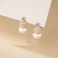 wholesale S925 Sterling Silver Retro Royal Crown Gold-Plated Pearl Cloud Ear Clasp Design Earrings M06693-0-0