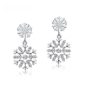 wholesale S925 Sterling Silver Cross-Border New Flexible Snowflake Earrings, Fashionable and Elegant Christmas Snowflake Earrings for Women, Small and Unique Design-0-0