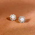 wholesale S925 Sterling Silver Freshwater Pearl Earrings for Women, Fresh and Sweet Four-Leaf Clover Floral Earrings, Light Luxury Style Gift for Best Friends-0-0