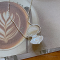wholesale S925 Sterling Silver Minimalist Design Double-Sided Matte Shell Pearl Pendant Necklace, Light Luxury Layered Ins Style Collarbone Chain-0-5