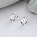 wholesale S925 Sterling Silver Retro Elegant Small-Chic Style Rhombus-Edged Pearl Versatile Single Earring-0-0