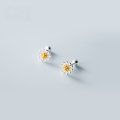 wholesale Sterling Silver Small Daisy Flower Ear Studs for Women, Korean Style Fresh and Sweet Student Minimalist Earrings G776-0-1