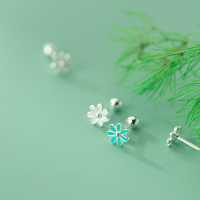 wholesale S925 silver black floral stud earrings, petite forest-style sunflower, sweet and fresh women's earrings G8082-S925 Silver Earrings White>925 Silver