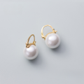 wholesale 925 Sterling Silver Earrings with Shell Pearl and Synthetic Pearl, Sweet and Elegant Large Shell Pearl Small Gold Clasp Hoop Earrings G2057-0-1