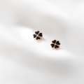 wholesale S925 silver black resin flower stud earrings women small delicate forest style four-leaf clover threaded pearl earrings G7564-0-2