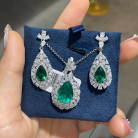 wholesale S925 silver cross-border simulated emerald teardrop pendant with colorful gemstone inlay, European and American vintage style necklace for mothers-Pure Emerald Pendant S925 Silver Gold Plated