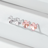 wholesale 999 Sterling Silver Four-Leaf Clover Ear Studs for Women, Summer New Arrival High-End Ear Piercing Earrings, Unique and Elegant-Platinum earrings with plastic earplugs 999 silver