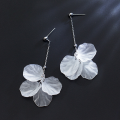 wholesale Sterling Silver S925 Petal Earrings for Women, Fashion Korean Style Small Fresh White Petal Flower Sweet Earring Accessories G0639-0-0