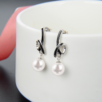 wholesale S925 Sterling Silver Women's Minimalist Ear Studs Korean Japanese Version Retro Long Pearl Earrings Slimming Elegant Earrings-Earrings with plastic earplugs 925 silver