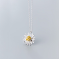 wholesale S925 Silver Women's Korean-style Fresh and Cute Daisy Flower Necklace, Elegant and Sweet Daisy Collarbone Chain D5221-0-2