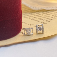 wholesale S925 Sterling Silver Korean-style Square Single Zircon Ear Studs for Women, Minimalist and Elegant, Fashionable and Personalized Ear Piercing Jewelry-Square single zirconium earrings 925 silver
