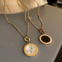 wholesale Metal fashion black and white mother-of-pearl long necklace with Roman numeral round pendant, women's lightweight luxury elegant accessory-xb1414--Black and white round sweater chain