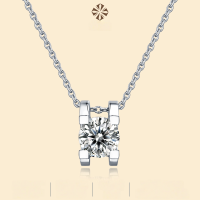 wholesale S925 Silver Necklace with Moissanite Simple Bullhead Pendant Choker Chain Large Stock Wholesale from Source-1 carat Moissanite (loose)  925 silver